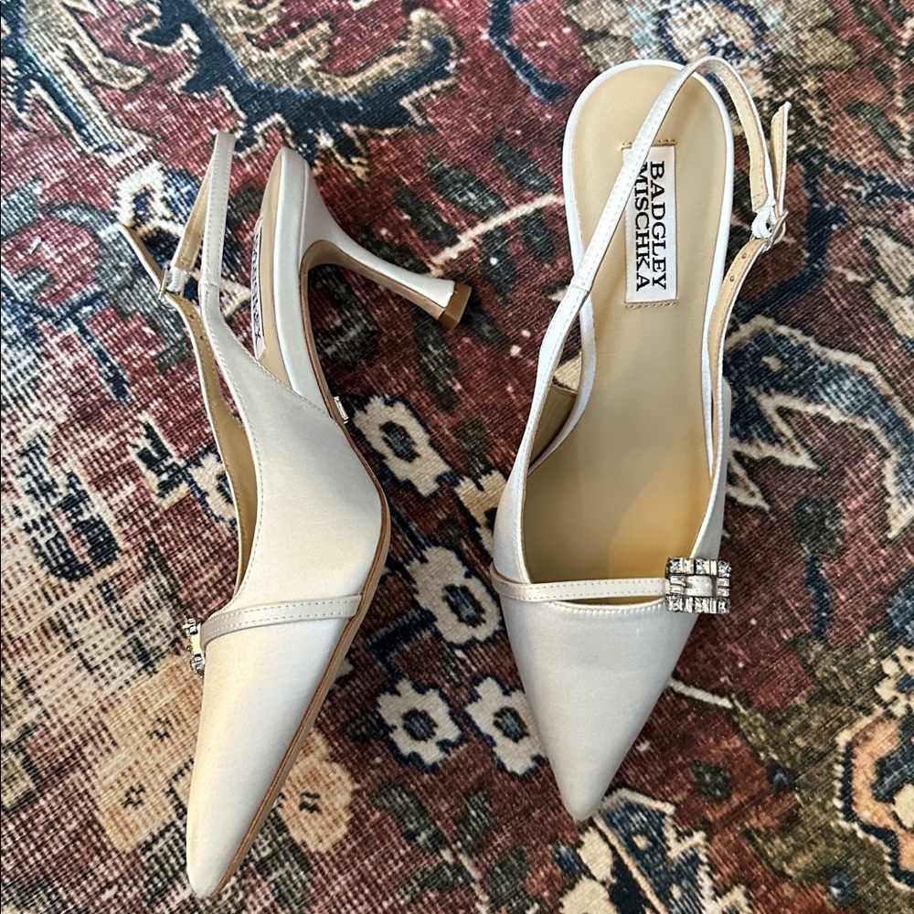Badgley Mischka - White / Ivory Slingback Heels - Picture 2 of 5